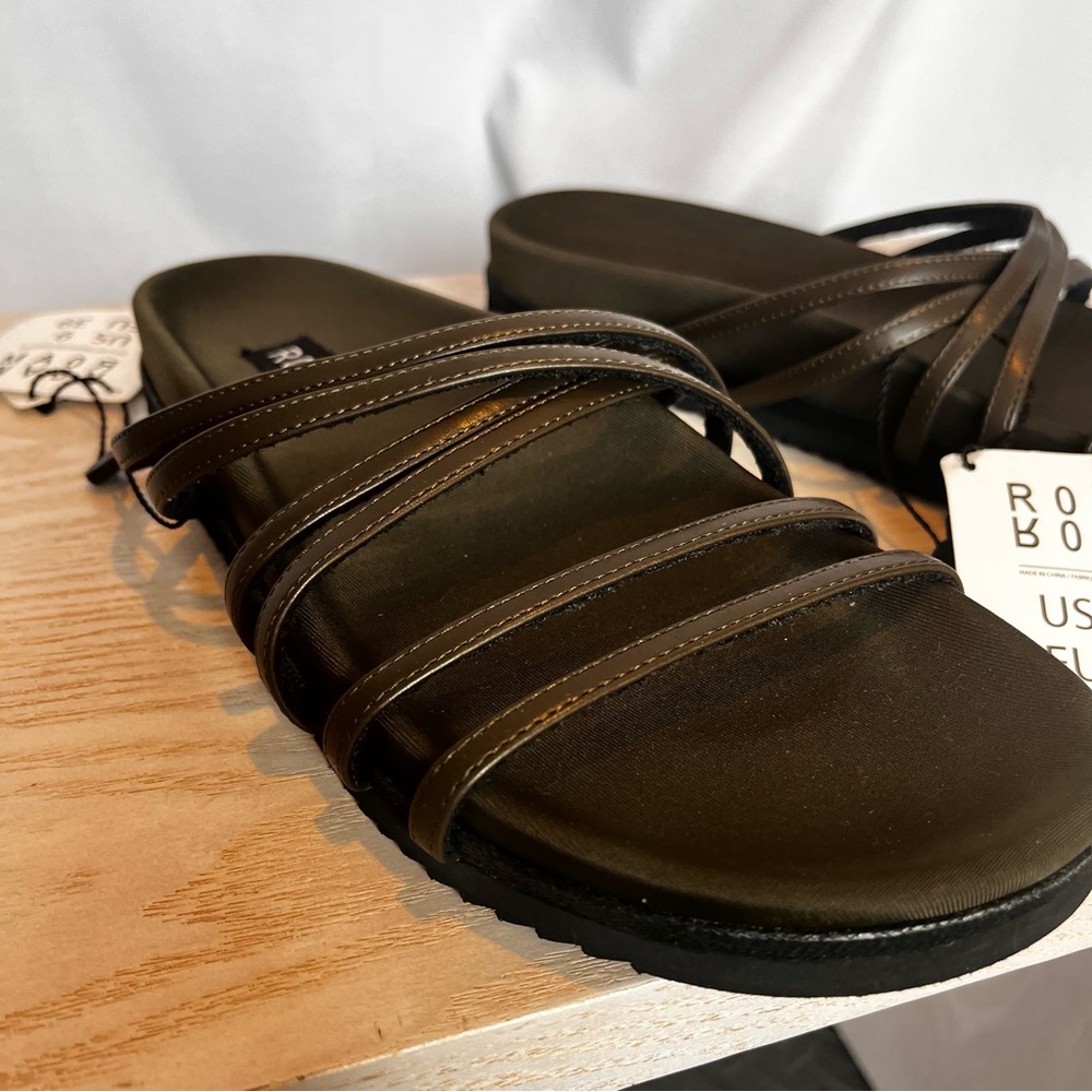 NWT ROAM Women's Chocolate Brown Strappy Neoprene Sandals- size 9/ 39